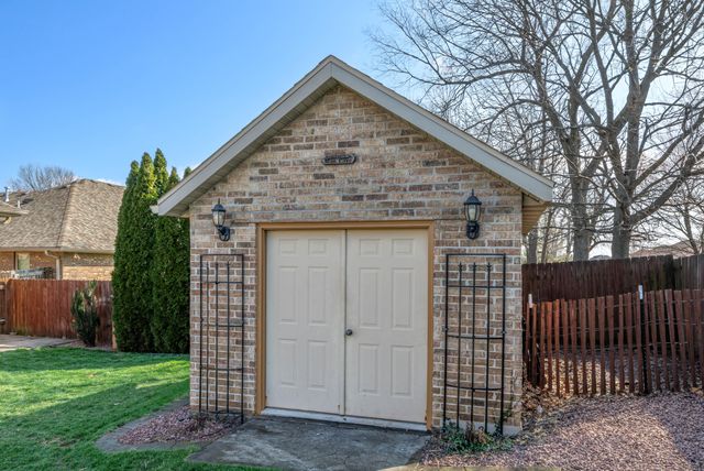 3728 W Broadmoor Street, Springfield, MO 65807