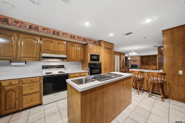 17804 CR 4235, Frankston, TX 75763