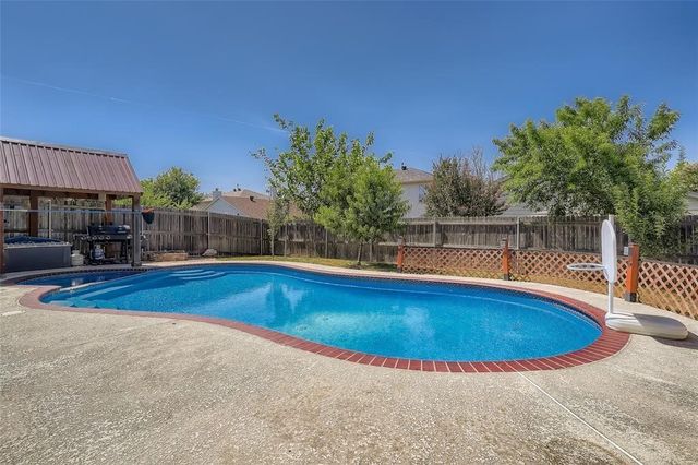 3240 Roddy Drive, Fort Worth, TX 76123