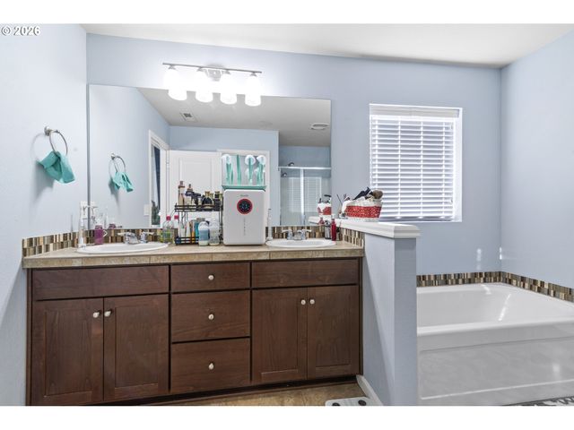 12613 Ne 49TH Way, Vancouver, WA 98682