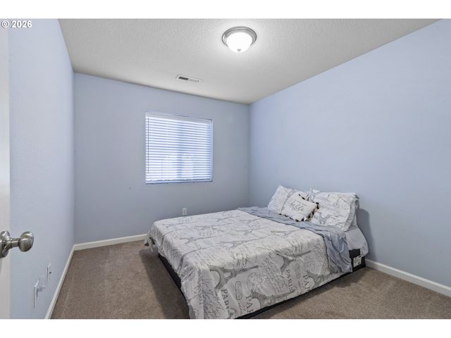 12613 Ne 49TH Way, Vancouver, WA 98682