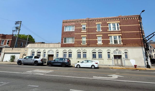 3601 W Diversey Avenue, Chicago, IL 60647