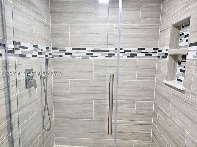 8290 Lake Dr 112, Doral, FL 33166