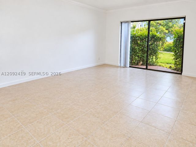 8290 Lake Dr 112, Doral, FL 33166