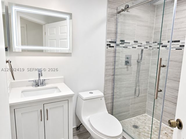8290 Lake Dr 112, Doral, FL 33166