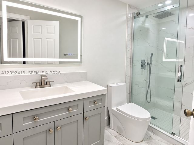 8290 Lake Dr 112, Doral, FL 33166