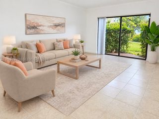 8290 Lake Dr 112, Doral, FL 33166