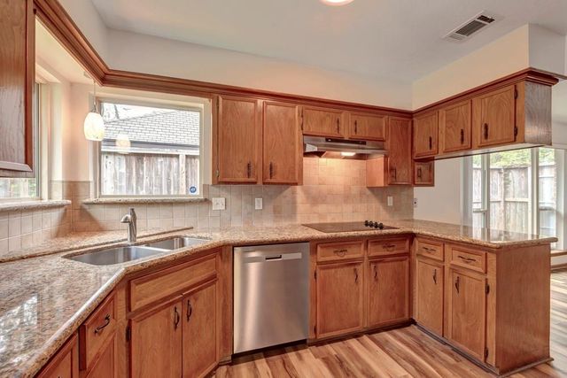 17 Wishbonebush Road, The Woodlands, TX 77380