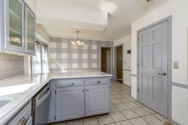 4158 E Linwood Street, Springfield, MO 65809