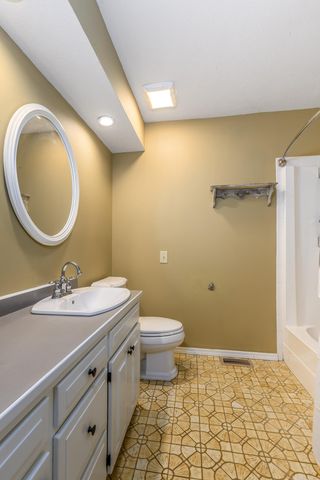 4158 E Linwood Street, Springfield, MO 65809