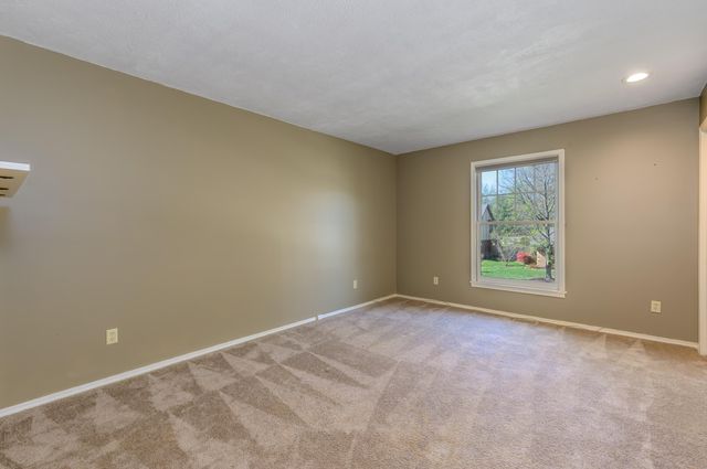 4158 E Linwood Street, Springfield, MO 65809