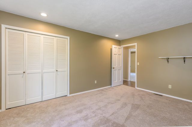 4158 E Linwood Street, Springfield, MO 65809