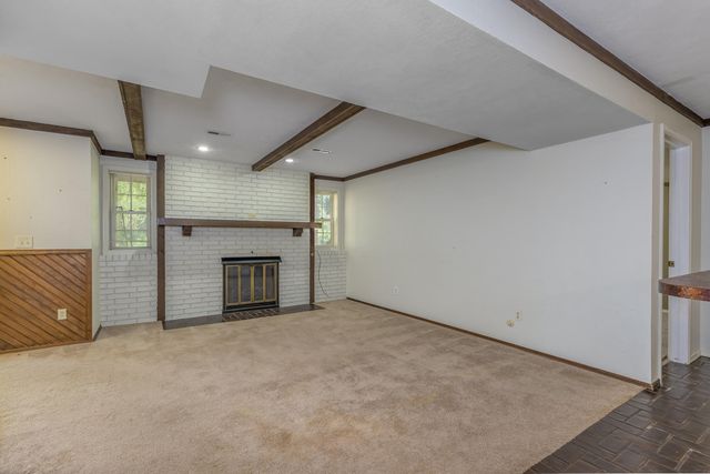 4158 E Linwood Street, Springfield, MO 65809