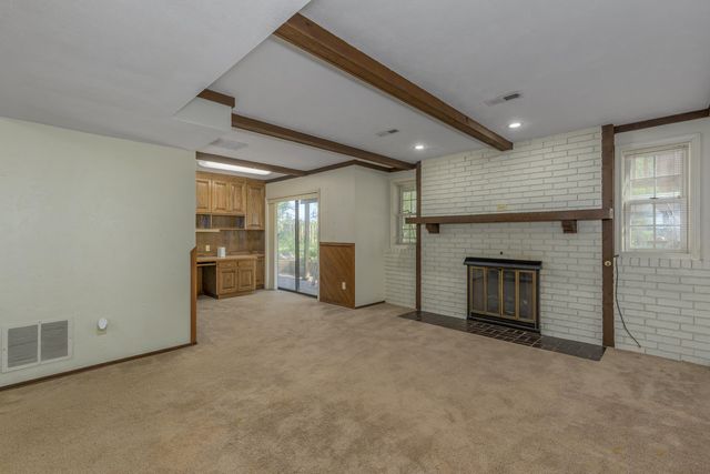 4158 E Linwood Street, Springfield, MO 65809