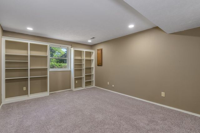 4158 E Linwood Street, Springfield, MO 65809