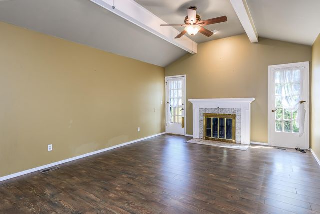 4158 E Linwood Street, Springfield, MO 65809