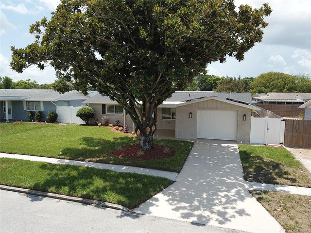 5752 LANATE AVENUE, New Port Richey, FL 34652