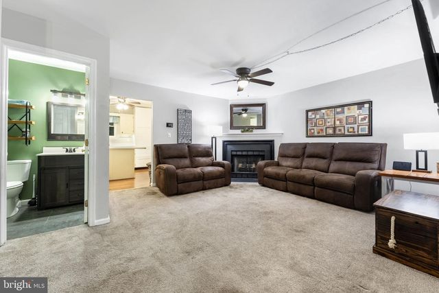 28 WOODCREST CT, Newark, DE 19702