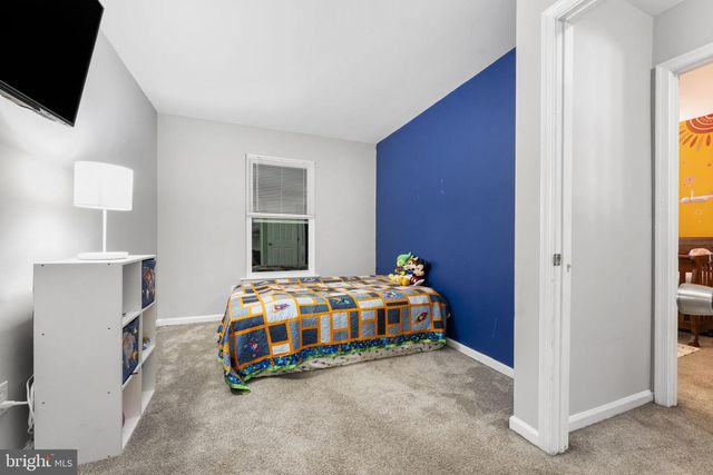 28 WOODCREST CT, Newark, DE 19702