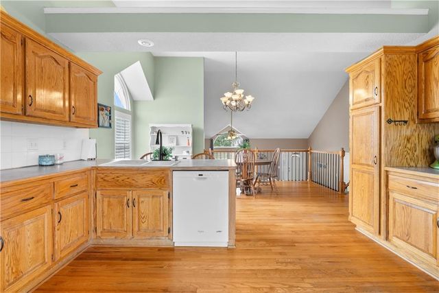 4413 SW Hillside Drive, Lee's Summit, MO 64082