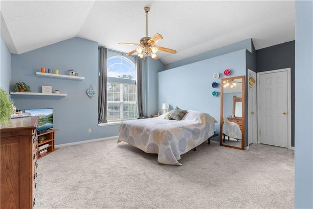 4413 SW Hillside Drive, Lee's Summit, MO 64082