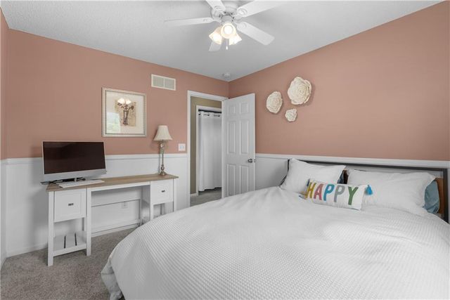 4413 SW Hillside Drive, Lee's Summit, MO 64082