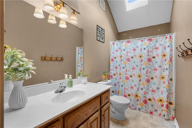 4413 SW Hillside Drive, Lee's Summit, MO 64082