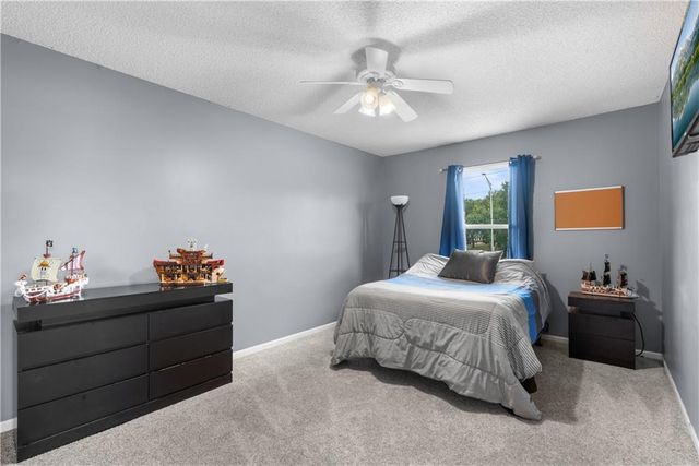 4413 SW Hillside Drive, Lee's Summit, MO 64082