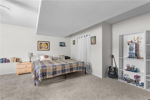 4413 SW Hillside Drive, Lee's Summit, MO 64082
