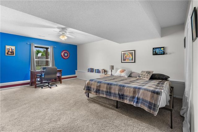 4413 SW Hillside Drive, Lee's Summit, MO 64082