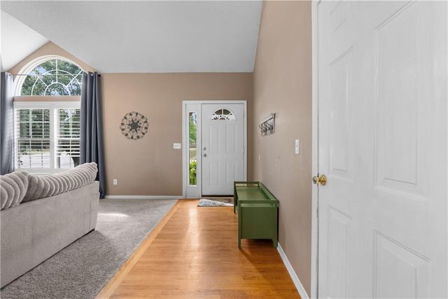 4413 SW Hillside Drive, Lee's Summit, MO 64082