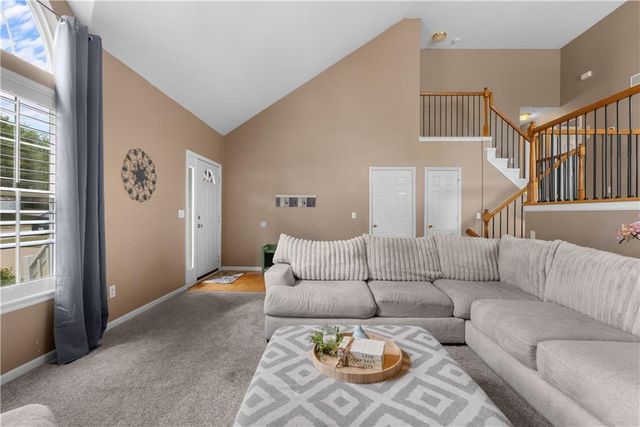 4413 SW Hillside Drive, Lee's Summit, MO 64082