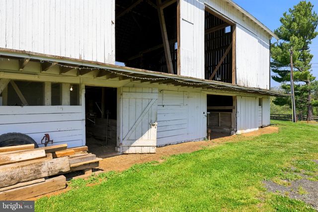 39423 IRISH CORNER RD, Lovettsville, VA 20180