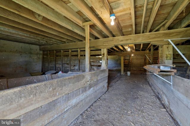 39423 IRISH CORNER RD, Lovettsville, VA 20180