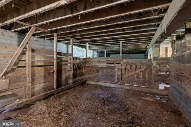 39423 IRISH CORNER RD, Lovettsville, VA 20180