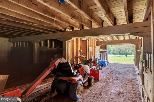 39423 IRISH CORNER RD, Lovettsville, VA 20180