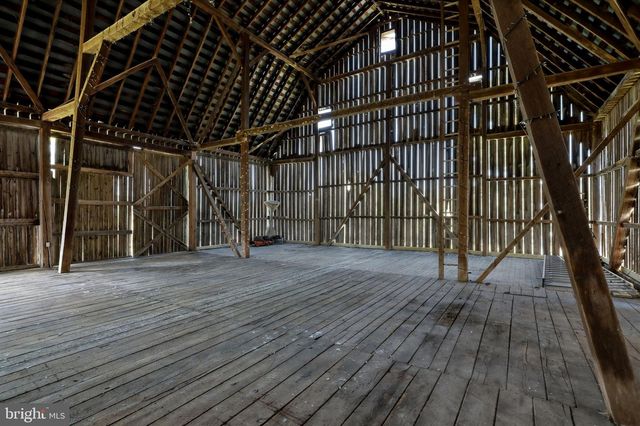 39423 IRISH CORNER RD, Lovettsville, VA 20180
