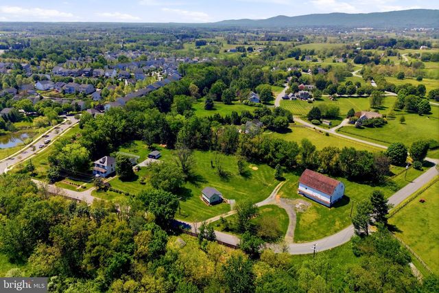 39423 IRISH CORNER RD, Lovettsville, VA 20180