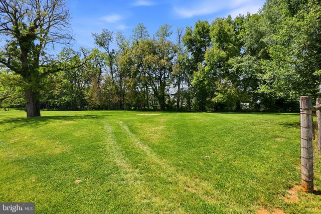 39423 IRISH CORNER RD, Lovettsville, VA 20180