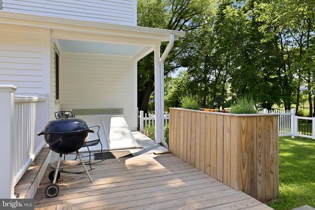39423 IRISH CORNER RD, Lovettsville, VA 20180