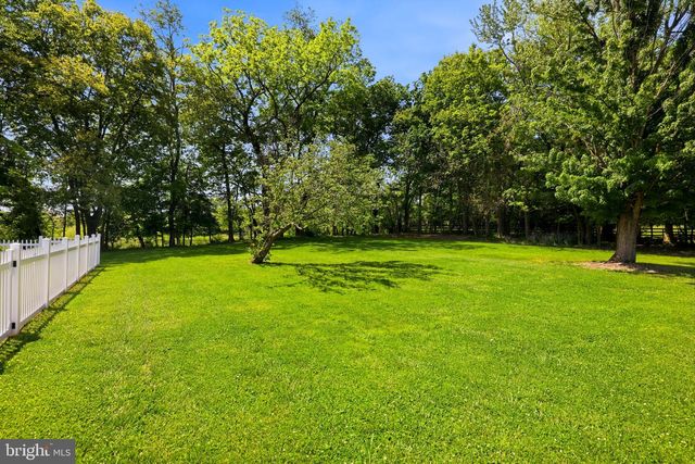 39423 IRISH CORNER RD, Lovettsville, VA 20180
