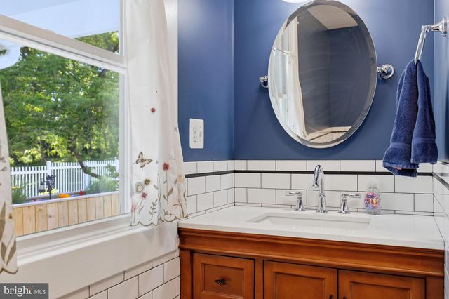 39423 IRISH CORNER RD, Lovettsville, VA 20180