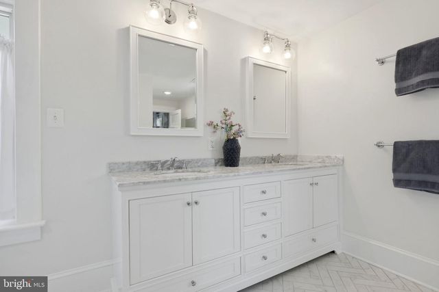 39423 IRISH CORNER RD, Lovettsville, VA 20180