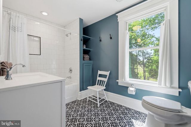 39423 IRISH CORNER RD, Lovettsville, VA 20180