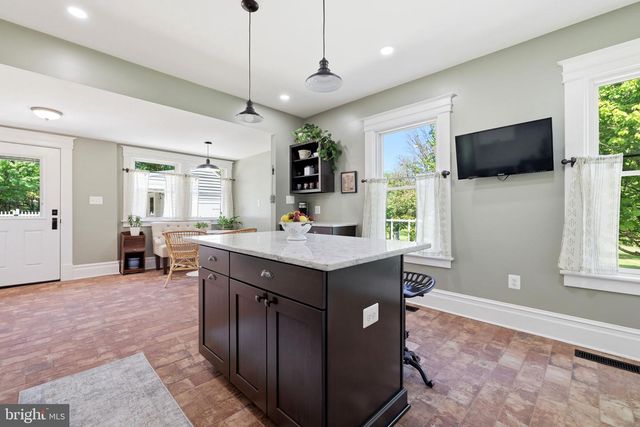 39423 IRISH CORNER RD, Lovettsville, VA 20180