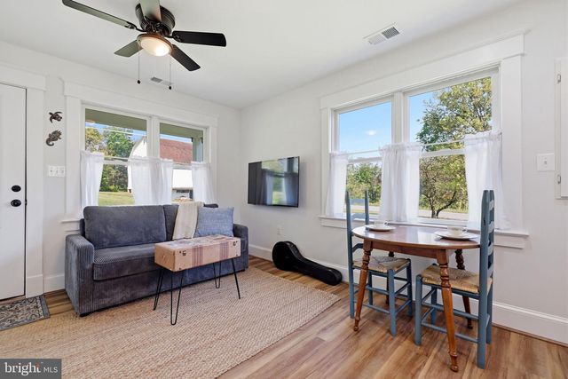 39423 IRISH CORNER RD, Lovettsville, VA 20180