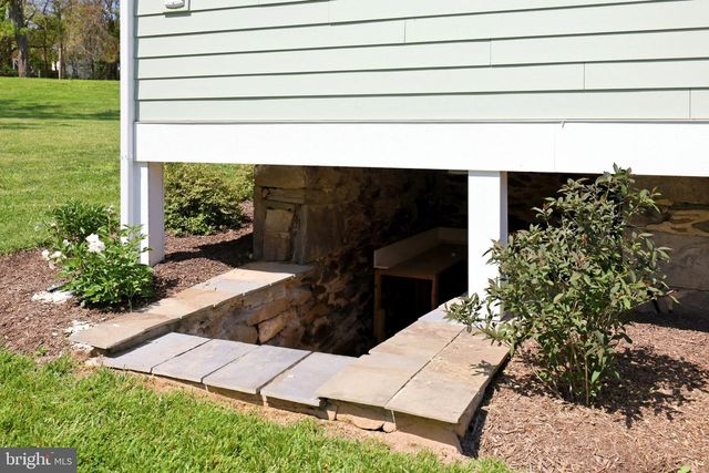 39423 IRISH CORNER RD, Lovettsville, VA 20180