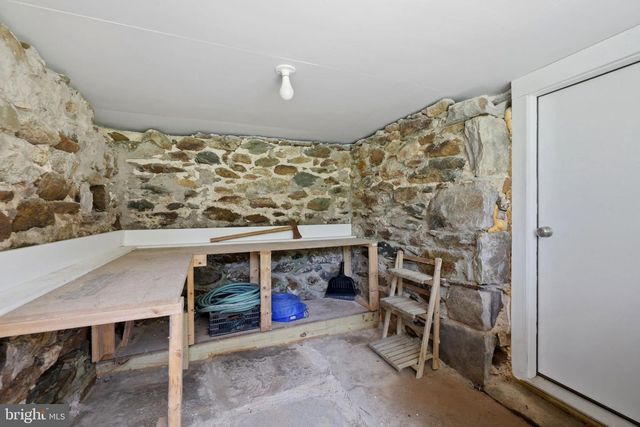 39423 IRISH CORNER RD, Lovettsville, VA 20180