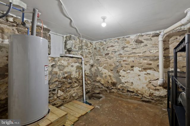 39423 IRISH CORNER RD, Lovettsville, VA 20180