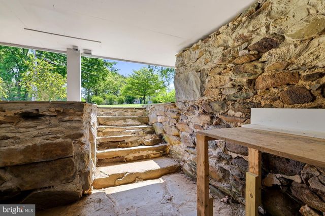 39423 IRISH CORNER RD, Lovettsville, VA 20180